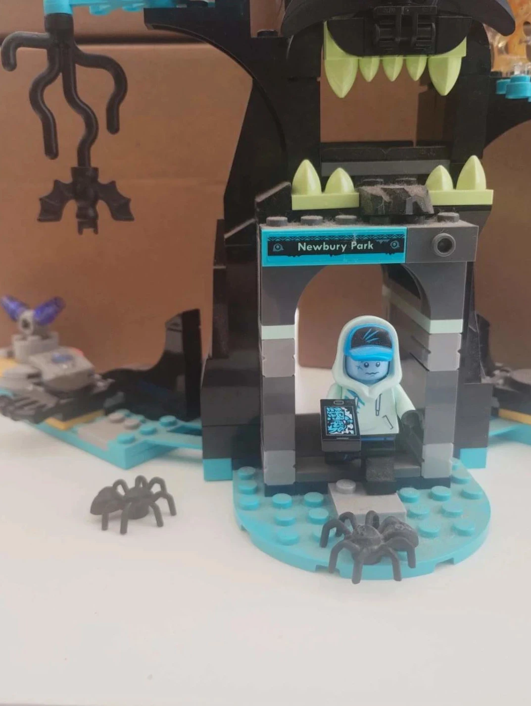 70427 LEGO Le monde hanté d'Hidden Side – photo 6